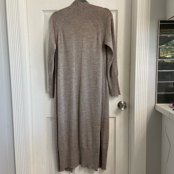 Tahari Open Cardigan Sweater Merino Wool Blend Long Length Medium Tan - Picture 4 of 6